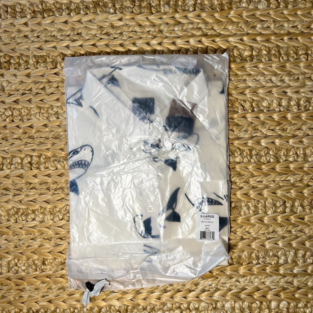 Dark Seas Bruce Shirt - Picture 2 of 6